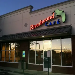 Riverbound Cafe open at 7am.