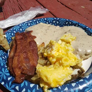 Breakfast,  biz n gravy, 10$  Its good!!!!!