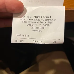 Súper mala la atención de este mesero.....