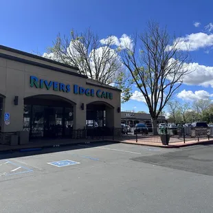 Rivers Edge Cafe: outside