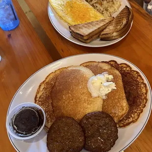 Cheese omelette and the BEST pancakes you&apos;ll ever have