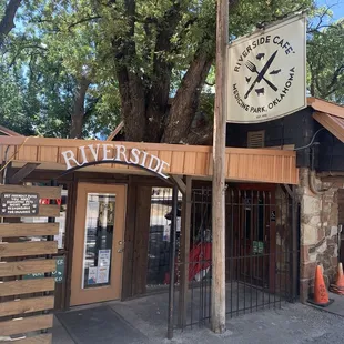 Lunch at the Riverside Cafe. They have a great patio!