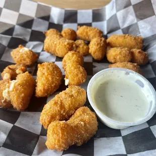 Spicy cheese curds