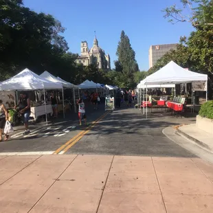 Street view of the vendors