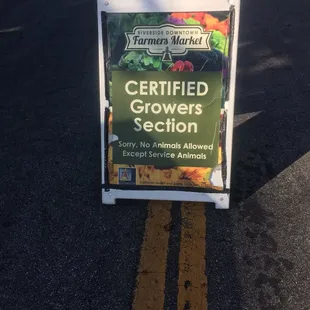 Riverside farmers market sign