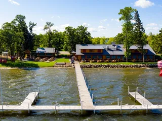Ernie's On Gull Lake