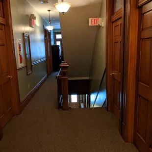 Staircase to the lobby from there you can access the bar or restaurant.