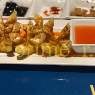 appetizers and dipping sauce