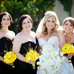 Riverside Mission Florist Wedding Flowers florist in Riverside CA - bride and bridesmaids and bridal bouquet and flowers