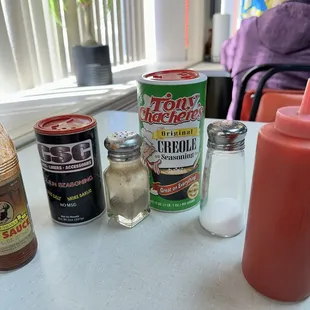Start by zooming in on pepper shaker