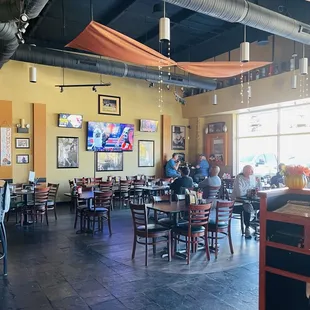 Love the bar/pub atmosphere!