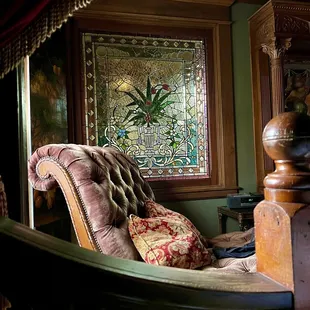 Beautiful details in Oscar Wilde room
