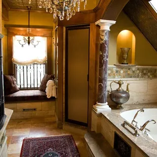 Oscar Wilde Grand Suite Bath