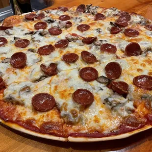 Hand tossed pepperoni, sausage &amp; mushroom!