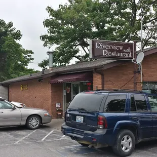 The front entry area - neat little place