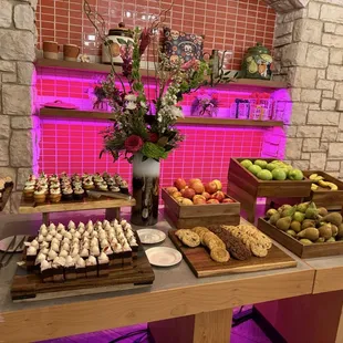 outside, cupcakes