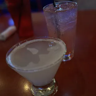 dessert, drink