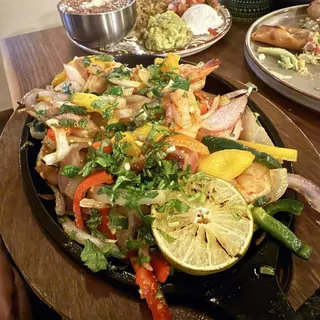 Grilled Shrimp Fajitas