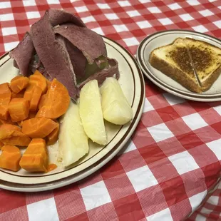 St. Patrick&apos;s Day Corned Beef &amp; Cabbage