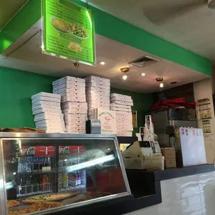 This pizza is amazing great! Great service!