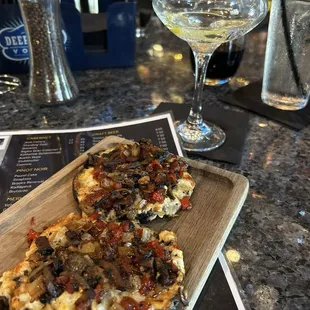 Fig and pancetta crostini