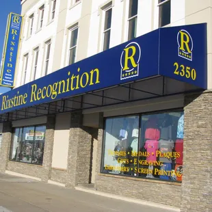 Rixstine Recognition is a family-owned business in Lincoln, Nebraska that specializes in trophies, awards, and promotional products.