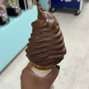 Small chocolate dipper cone