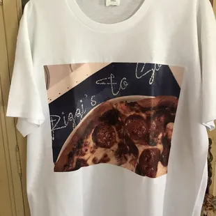 Yep had my own r shirt made......luv luv rizzis!!!