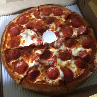Large pepperoni pizza