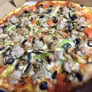 Deluxe specialty pizza