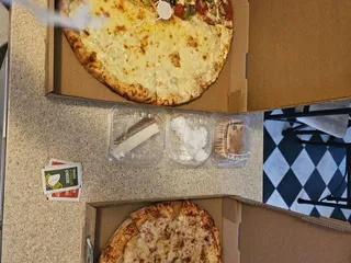 Zein's Pizza Wings and Subs