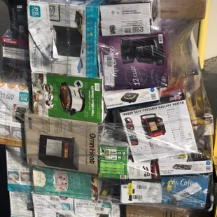 Full pallet of small appliances