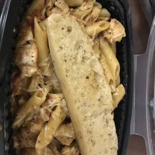 Spicy chicken penne