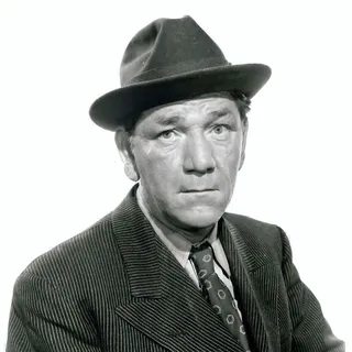 Shemp Howard ..