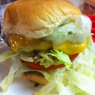 The ground beef is excellent and they have house made buns