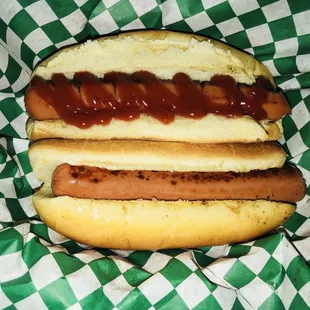 Kid Hotdog comes with 2