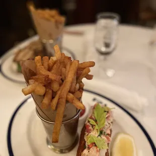 lobster roll, French Fries