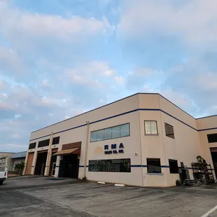 RMA Sales is conveniently located in Halawa Valley