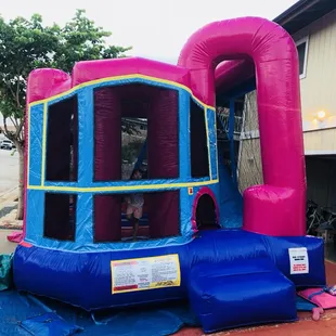 Backyard Combo Dream is a perfect size for any backyard event