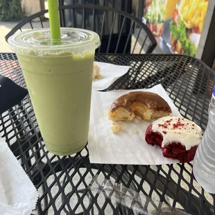outside, bagels