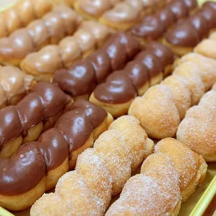 Best seller RnB Twist Doughnuts