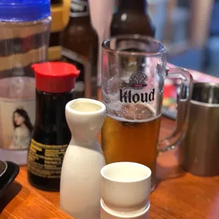Small sake with a small and large sapporo