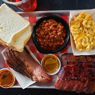 ows ribs, beans, macaroni and cheese
