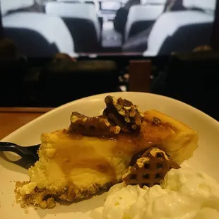 Pretzel caramel cheesecake