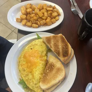 Western omelet with home fries