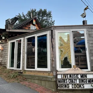 Roadside Bar and Grill
