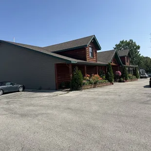 Roadside bar and grill