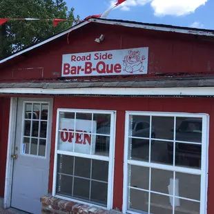 Nice open and roomy eating area!