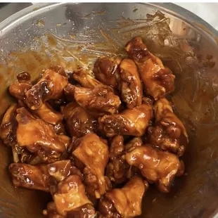 A large order of our delicious RoamingMeals BBQ wings seasoned and fried to perfection. Try them with some fresh cut fries and a smoothie.