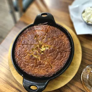 SKILLET CORNBREAD
